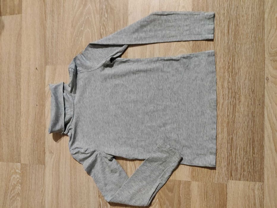 Sprzedam koszulkę na wzrost 140