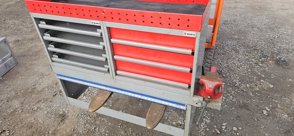 Zabudowa warsztatowa regał bus wurth