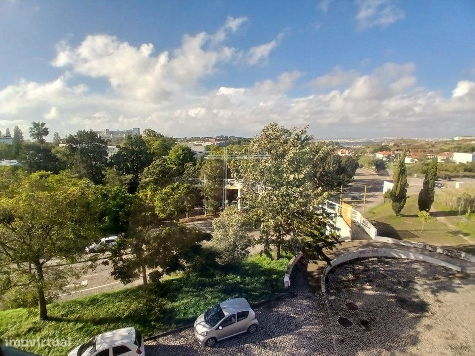 Apartamento T1+1 - Quinta do Serrado - Em frente à Faculdade