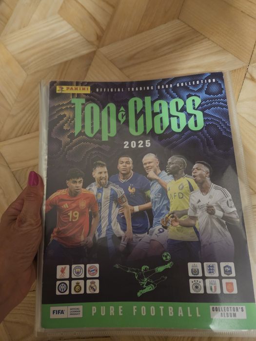 Karty piłkarskie top class 2025