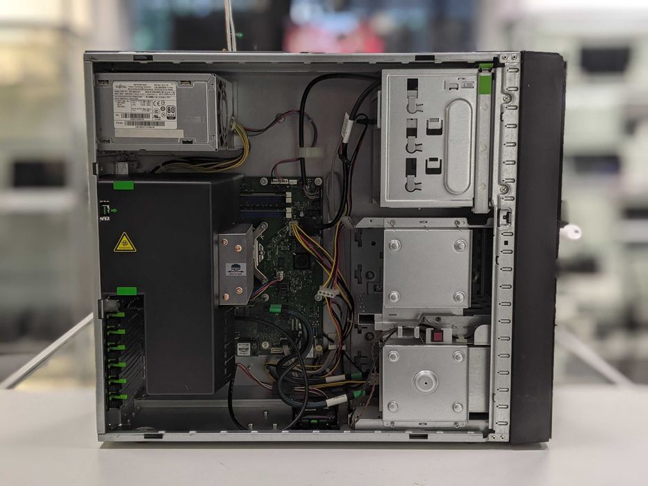 Гурт! Робоча станція Fujitsu Primergy TX1330 M3/Xeon E3-1240 v6/16GB