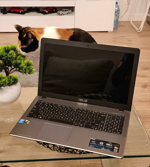 Laptop Asus X550J Używany