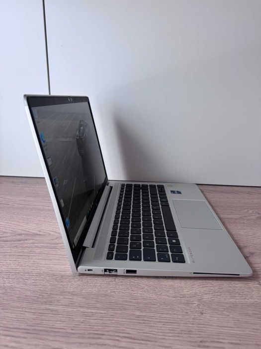 12-го покоління – ідеально для роботи та офісу HP 640 G9є 10 шт
