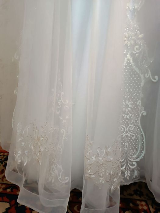 Весільна сукня (46-48р)