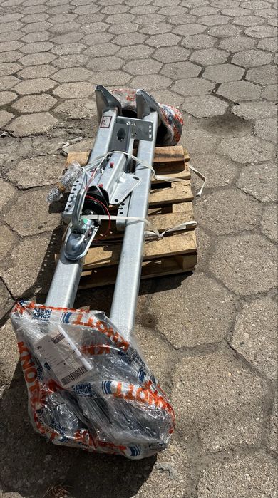 Os  do przyczep knott vbg13.   1350 kg