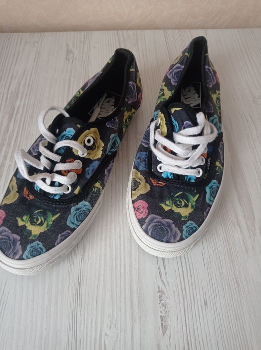 Кеди, балетки, красовки Vans