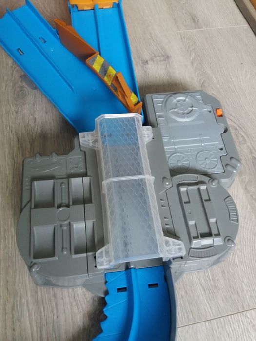 Pista Hot Wheels Monster Trucks