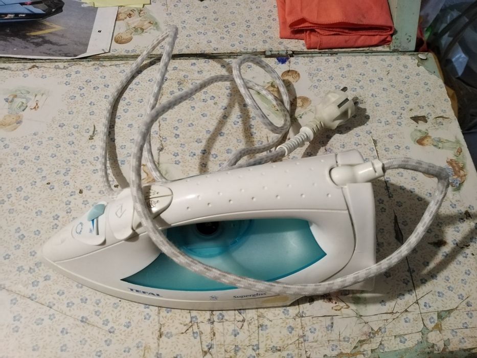 Vendo ferro basas a roupa bom estado