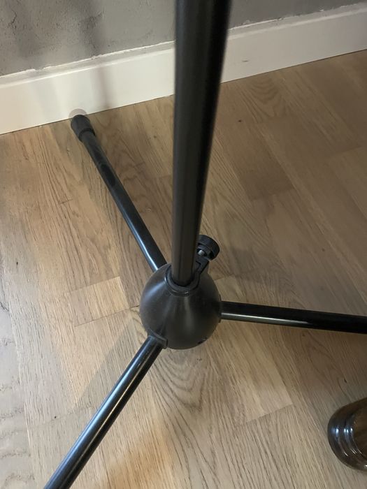Statyw na mikrofon solidny