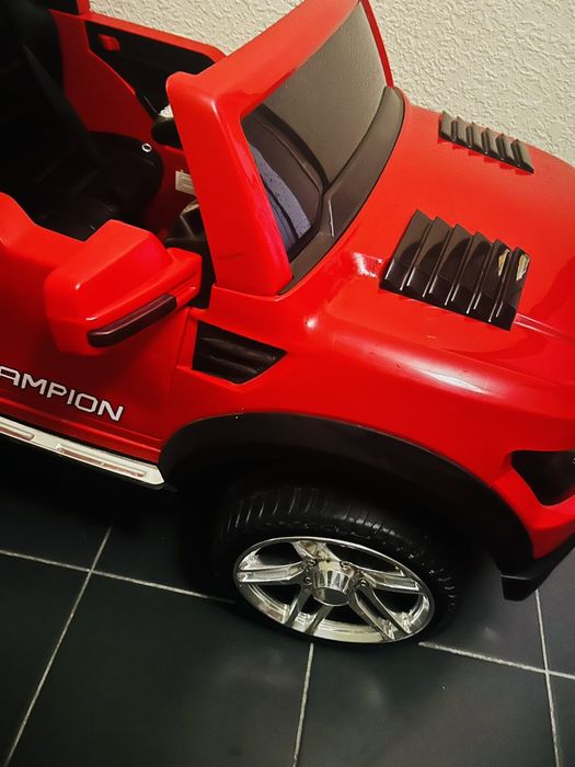 Електромобіль міні