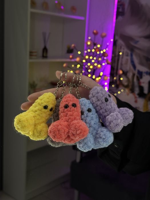 Вʼязана плюшева іграшка, член, пеніс, подарунок , брелок, іграшка 18+