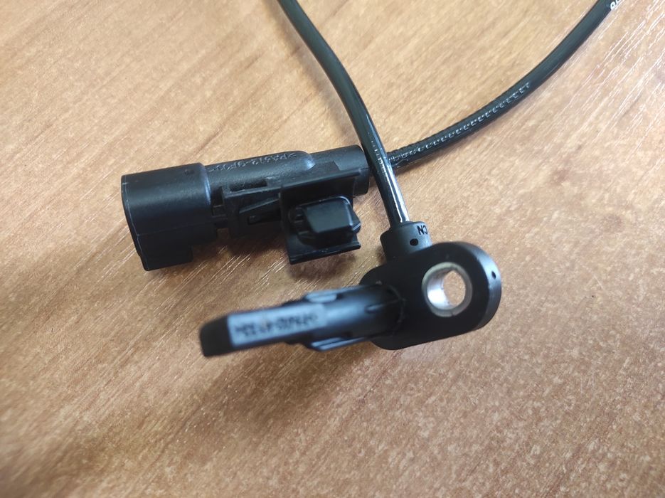 Продам датчик GM 13470643 abs Шевроле Круз