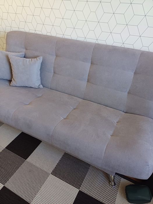 Szara kanapa rozkładana