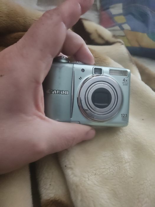 Продам не дорого canon a1100.