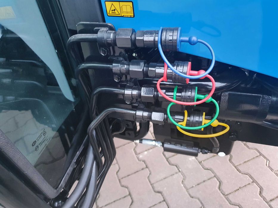 Koreański traktor sadowniczy 4x4 40KM kabina klima LS MT 3.40 gw.5 lat