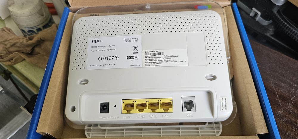 ADSL-модем и Wi-Fi роутер ZTE ZXV10 H108L