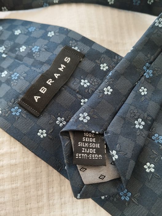 Jedwabny krawat 100% silk granatowy, w kwiatki, łąka Abrams 10cm