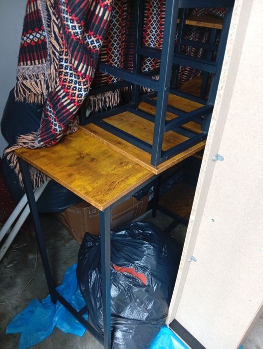 Mesa bar e cómoda 6 gavetas novas 1 mês venda urgente