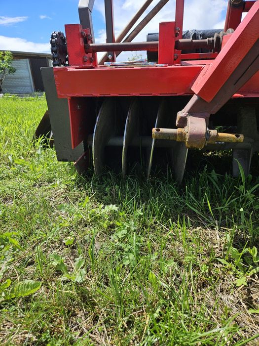 Шнековий грядоутворювач