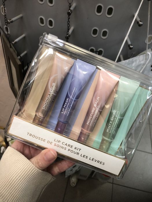 Набір Victoria’s Secret для губ. Бальзам, маска, скраб, блиск