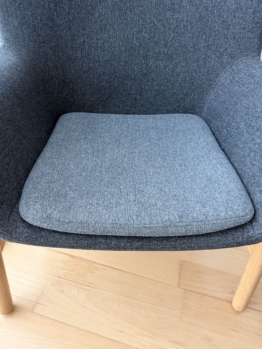 Poltrona VEDBO Ikea como nova
