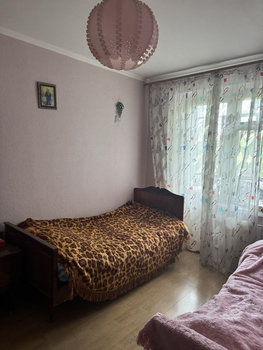 Продаж 4 кім квартири на 2 поіерсі р-н 3 школи