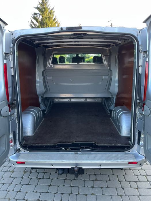 Opel Vivaro Long 2.0 DCI 114 KM Holenderka-6-osób,Klima Tempomat Alufelgi 18-Cali-Borbet 2010r stan bdb Zarejestrowany.