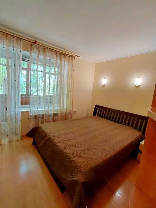 Продаж 1 кімнатної квартири на пр. О.Поля, низ.