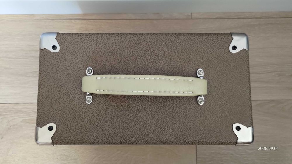 1-wattowy w pełni lampowy wzmacniacz typu HEAD w stanie idealnym