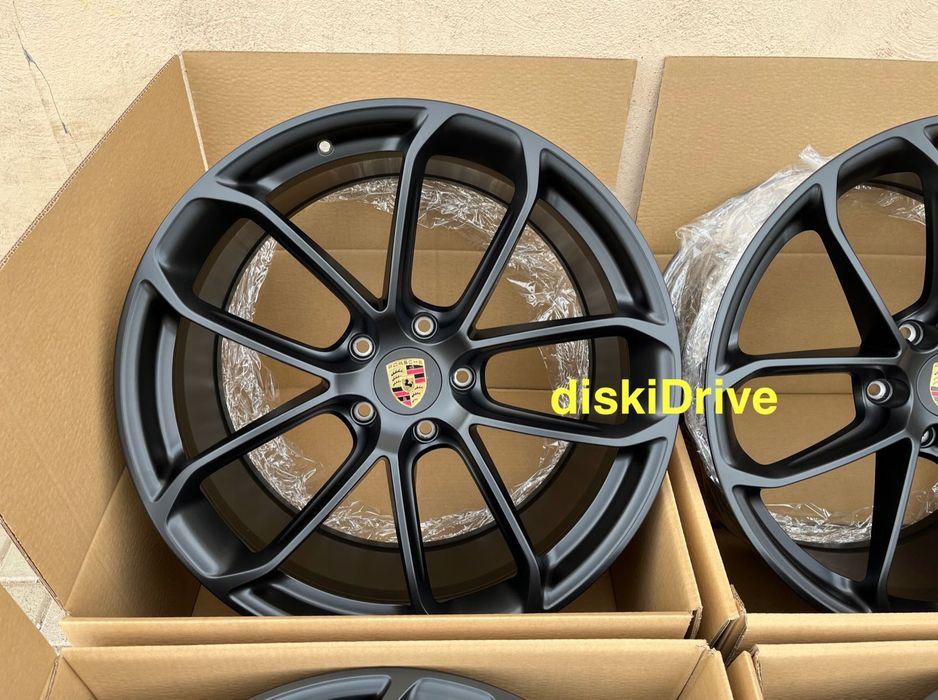 Черные диски R20 21 22 на Porsche Cayenne New / Coupe Panamera Macan