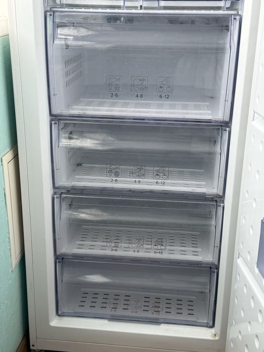 Морозильна камера Beko