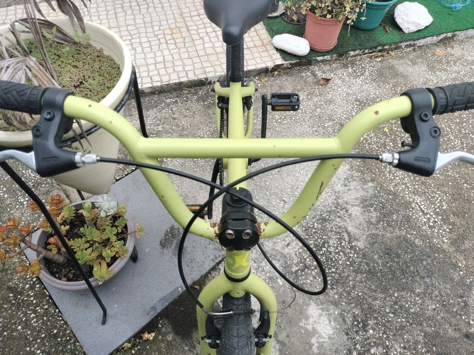 Bicicleta BMX verde