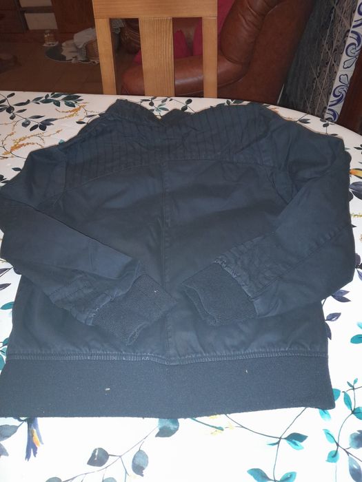 Kispo preto da Benneton com capuz removível  Tam S/M