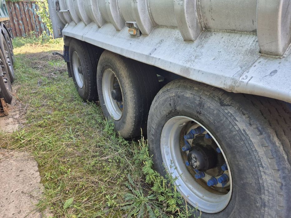 Напівпричіп самоскид