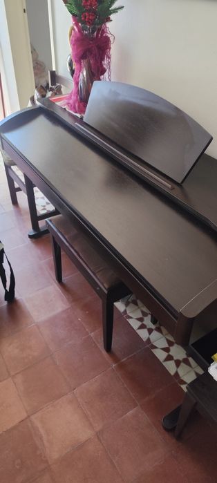 Piano Fame DP 680