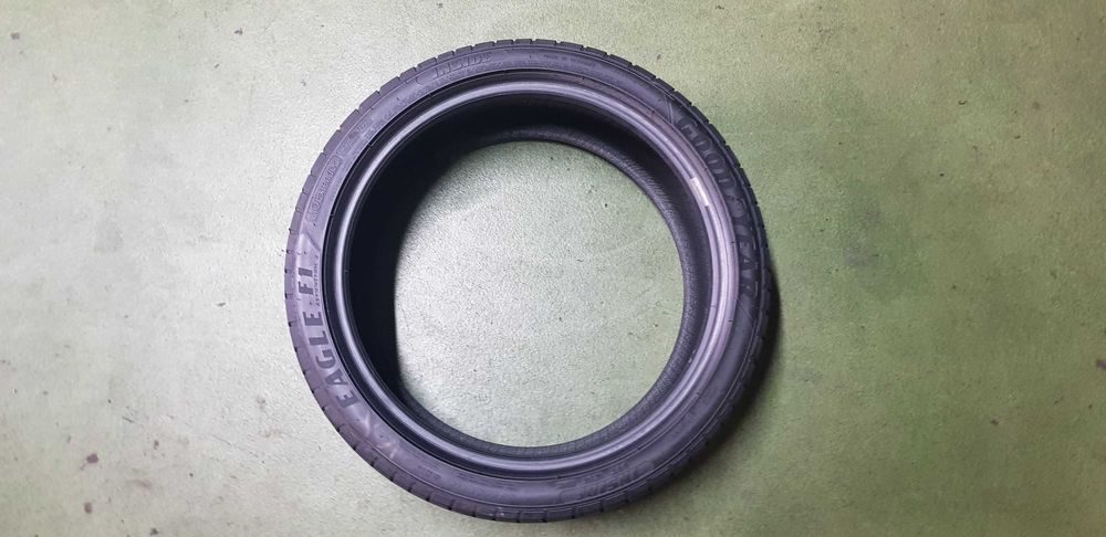 Opona pojedyncza 225 40 R18 92W Goodyear Eagle F1 RFT bieżnik 4,5mm