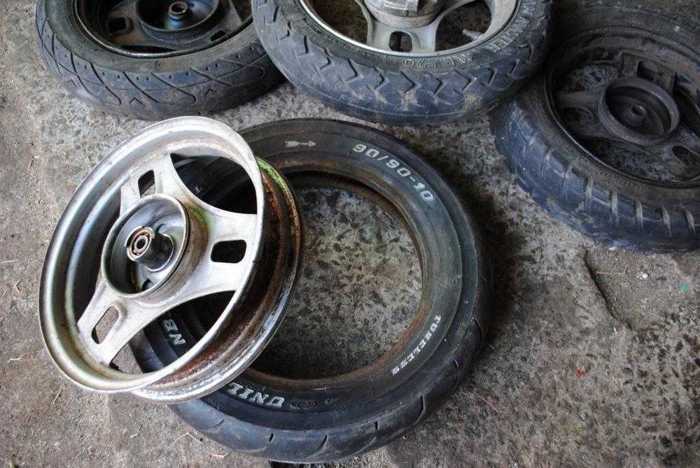 Колесо на скутер Honda dio або садову тачку для господарства