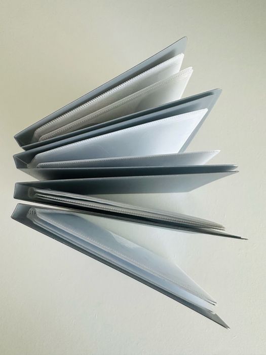 4 porta CDs / DVDs para armazenamento/ transporte de 32 unidades no total