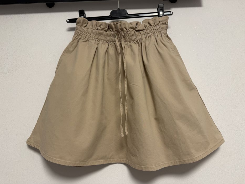 Śliczna spódnica rozkloszowana, XS 34 z kieszeniami, paper bag