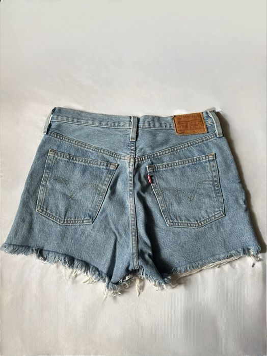 Жіночі джинсові шорти Levis 501