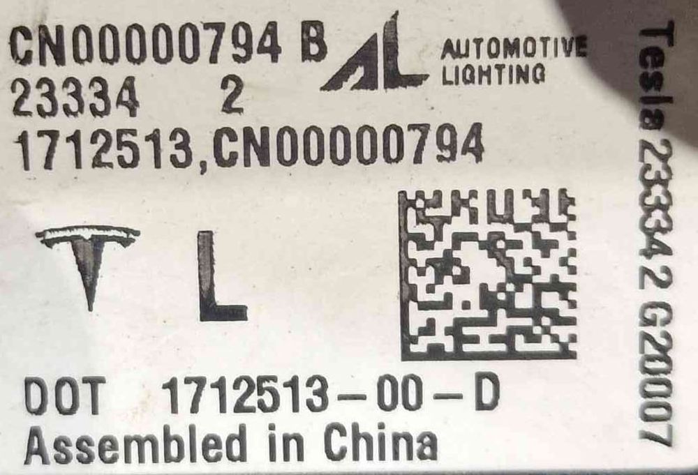Farolim Nevoeiro Trás Direito 171251300D - TESLA MODEL 3