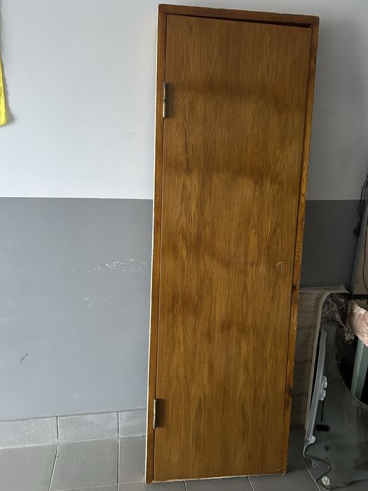 Двері з коробкою шпоновані