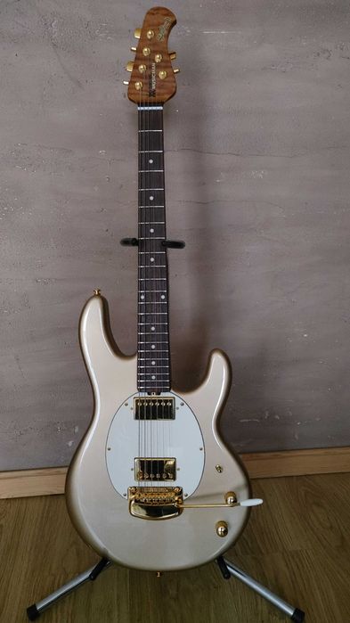 MUSIC MAN  Stingray II Córy Song Model CM - USA