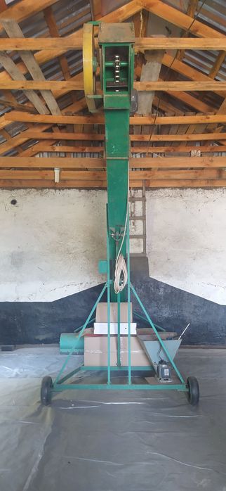 Зерно-погрузчик шнек+шкребок.