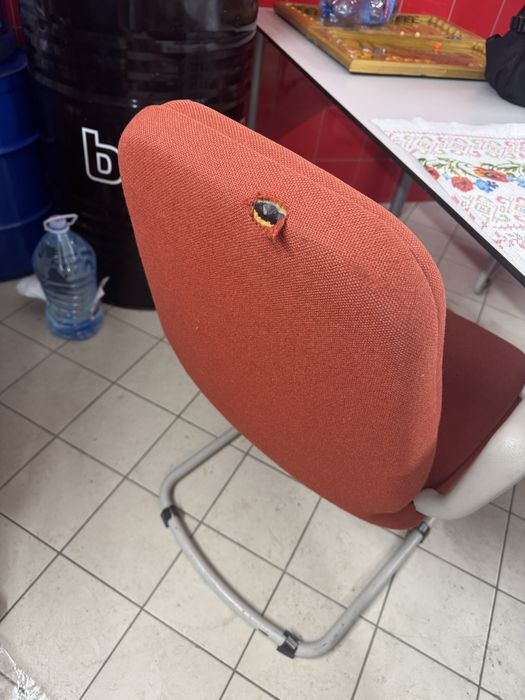 Стільці з Нідерландів дуже зручні і якісні