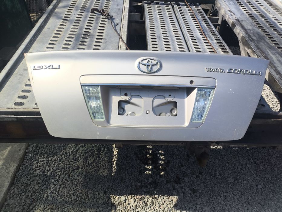 Крышка багажника Toyota Corolla e120