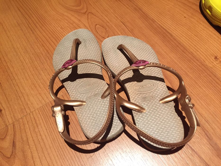 Botas prova agua geox n30 /Havaianas de menina n29/30