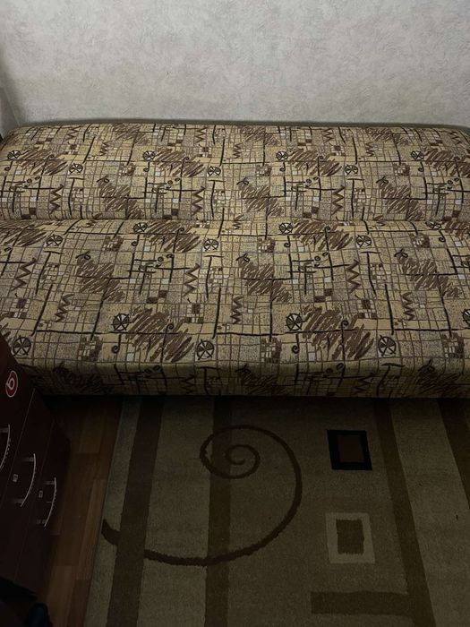 Диван на дачу  в нормальном состоянии