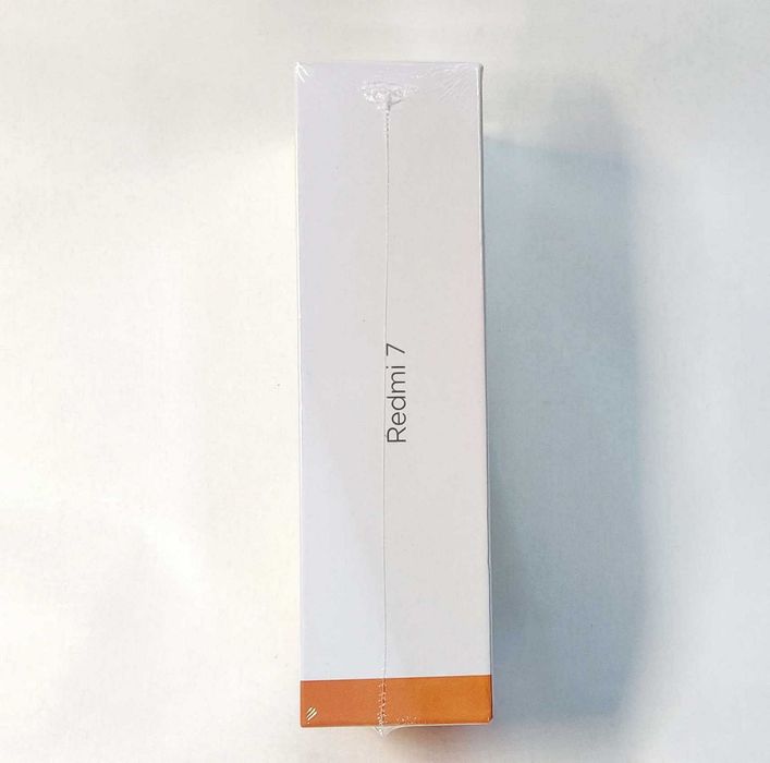 Xiaomi Redmi 7 4/64GB black Новый, запечатанный + чехол + стекло.