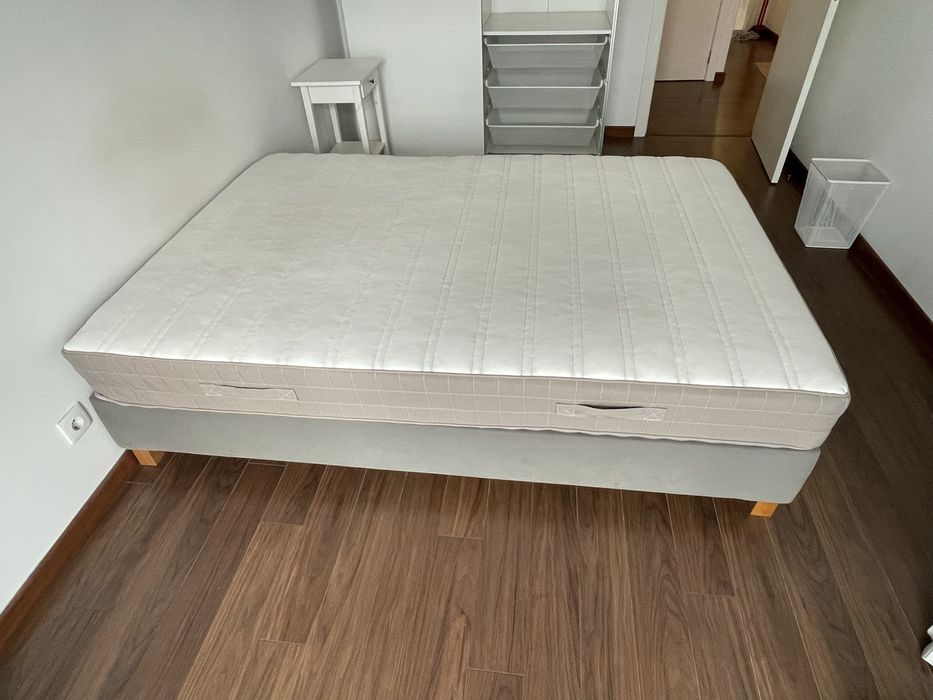 Cama IKEA ESPEVÄR + Colchão 140x200 + Mesas HEMNES (Várias unidades)